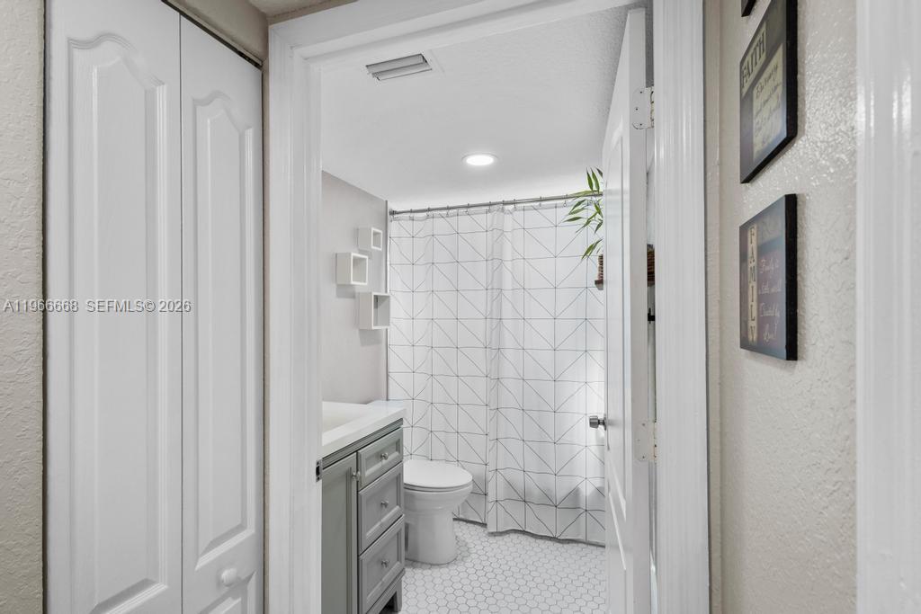 10951 W Okeechobee Rd #101 Hialeah Gardens, FL 33018