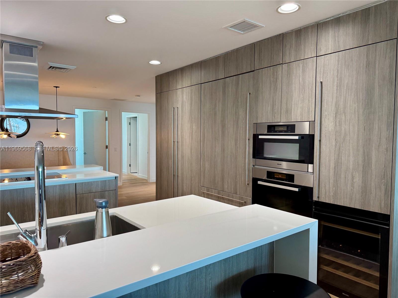 350 Ocean Dr #406N Key Biscayne, FL 33149