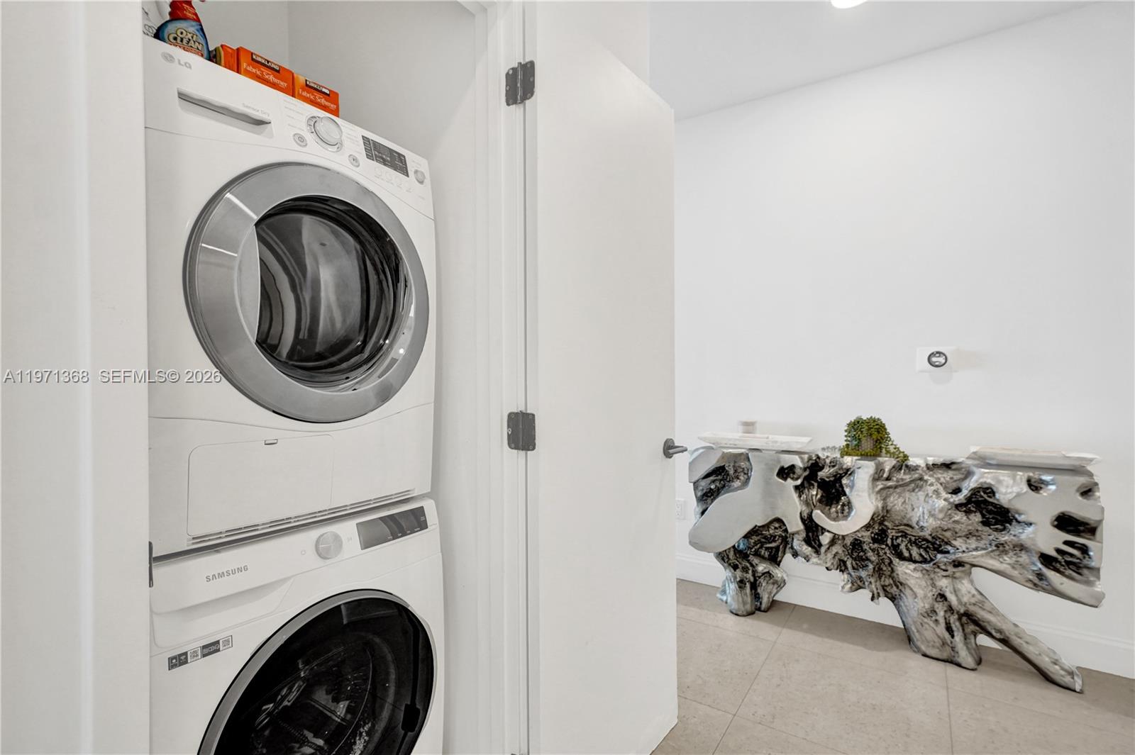 image The Carillon South Tower18