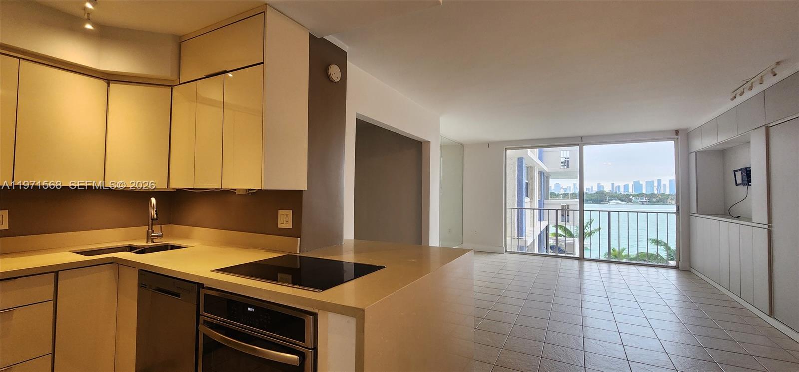 image South Bay Club1