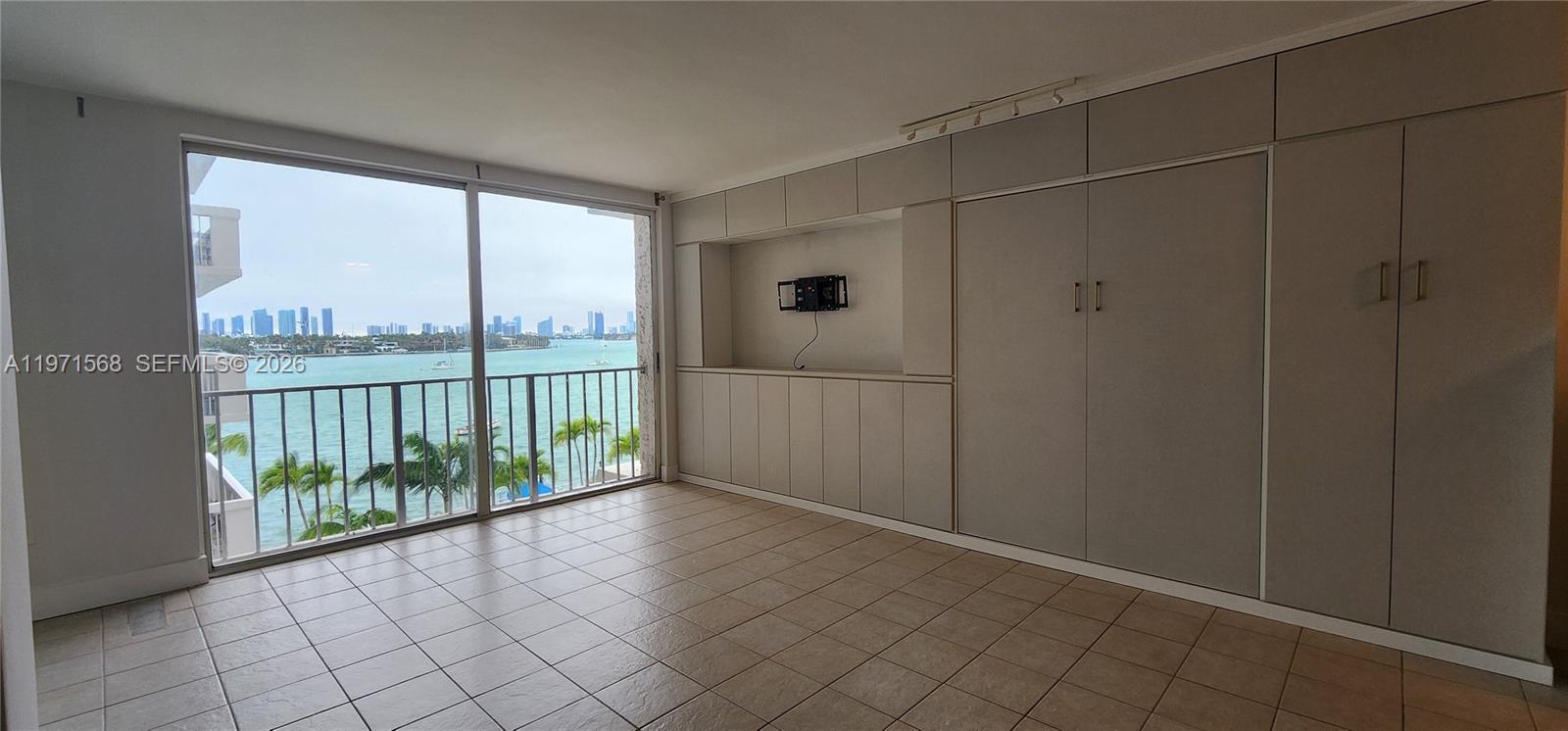 image South Bay Club3