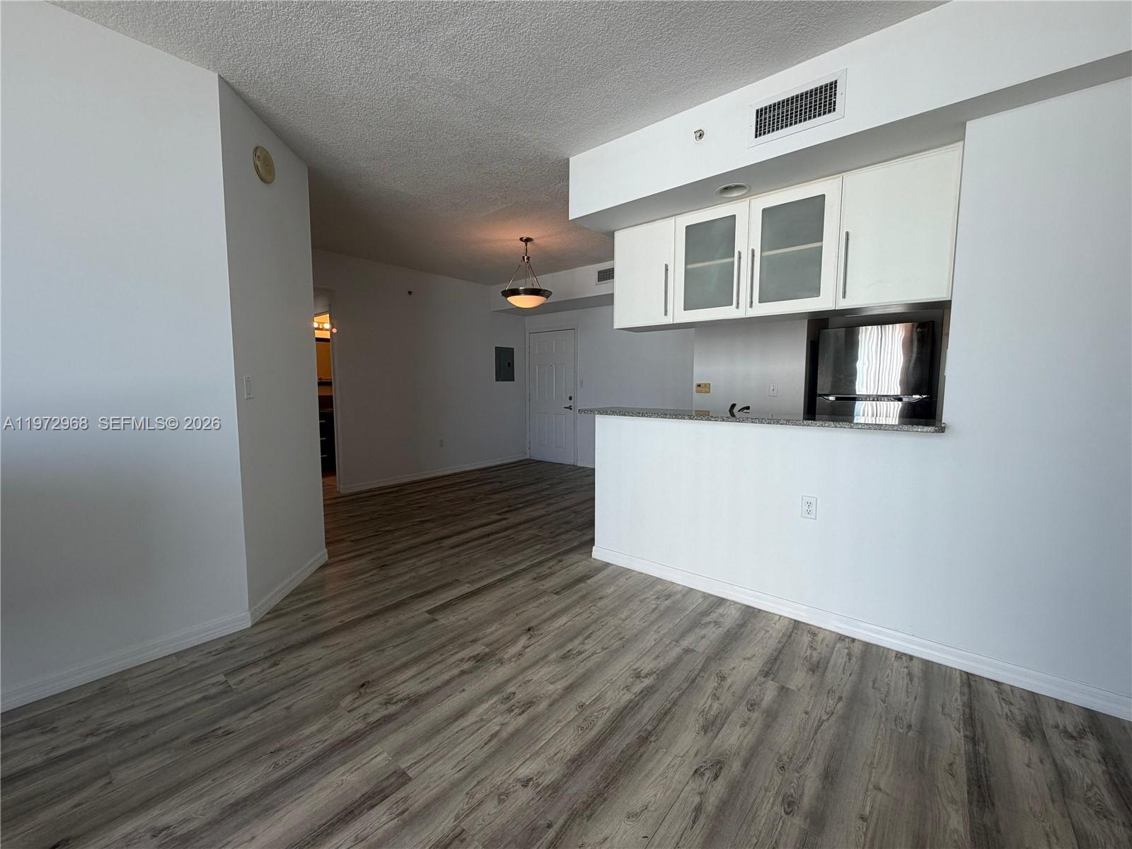 image 1800 Biscayne Plaza1