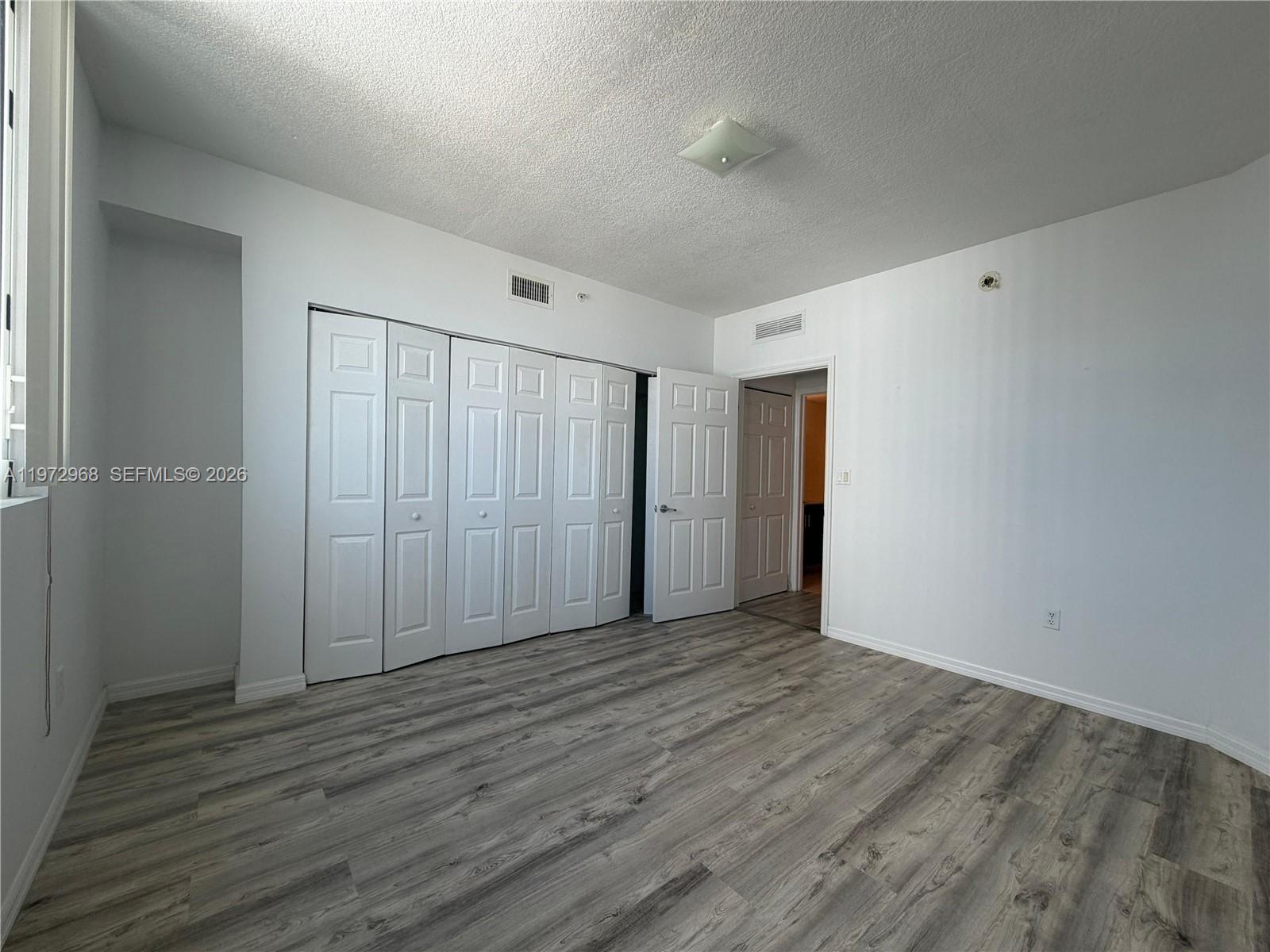 image 1800 Biscayne Plaza4