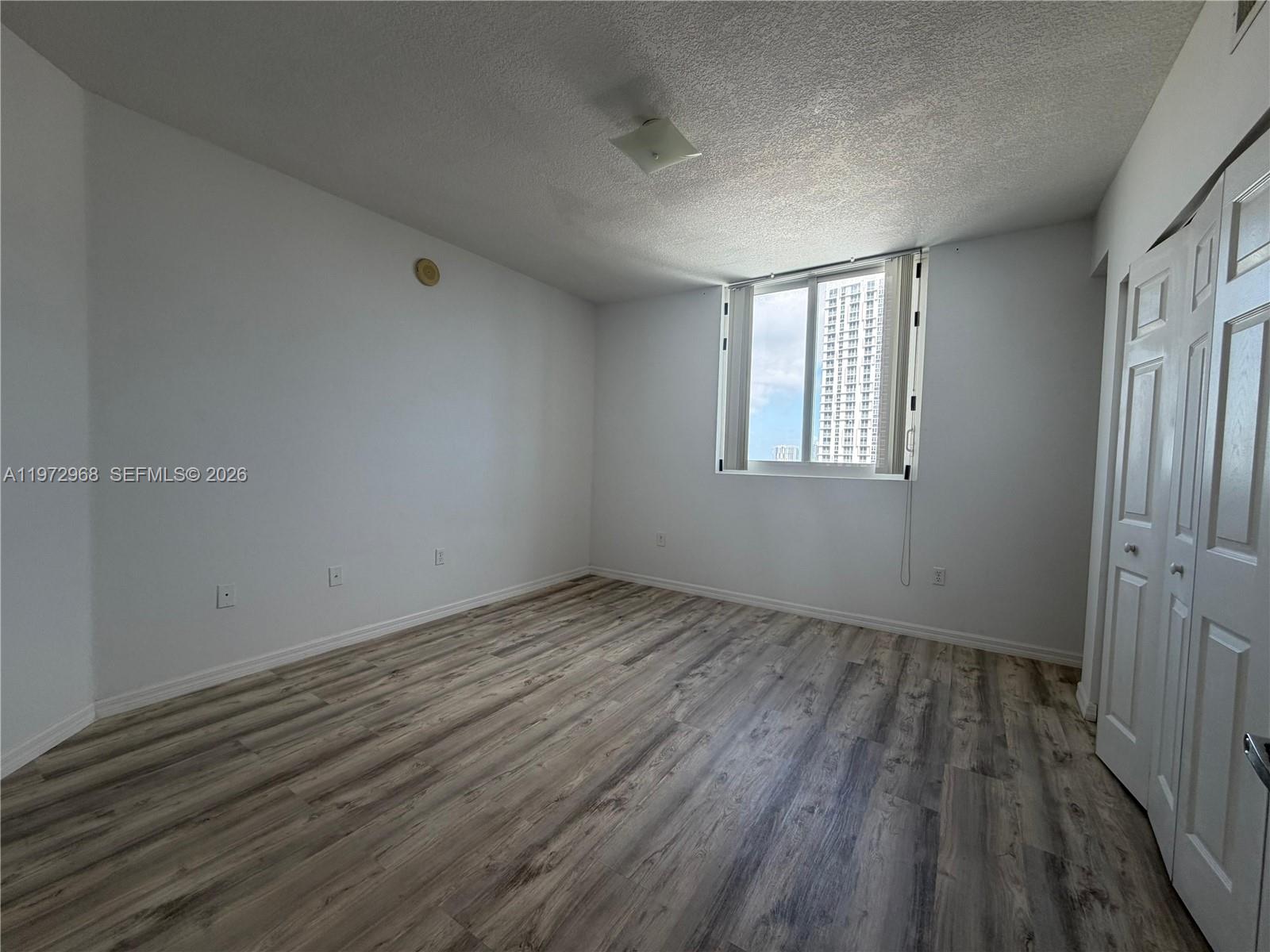 image 1800 Biscayne Plaza5