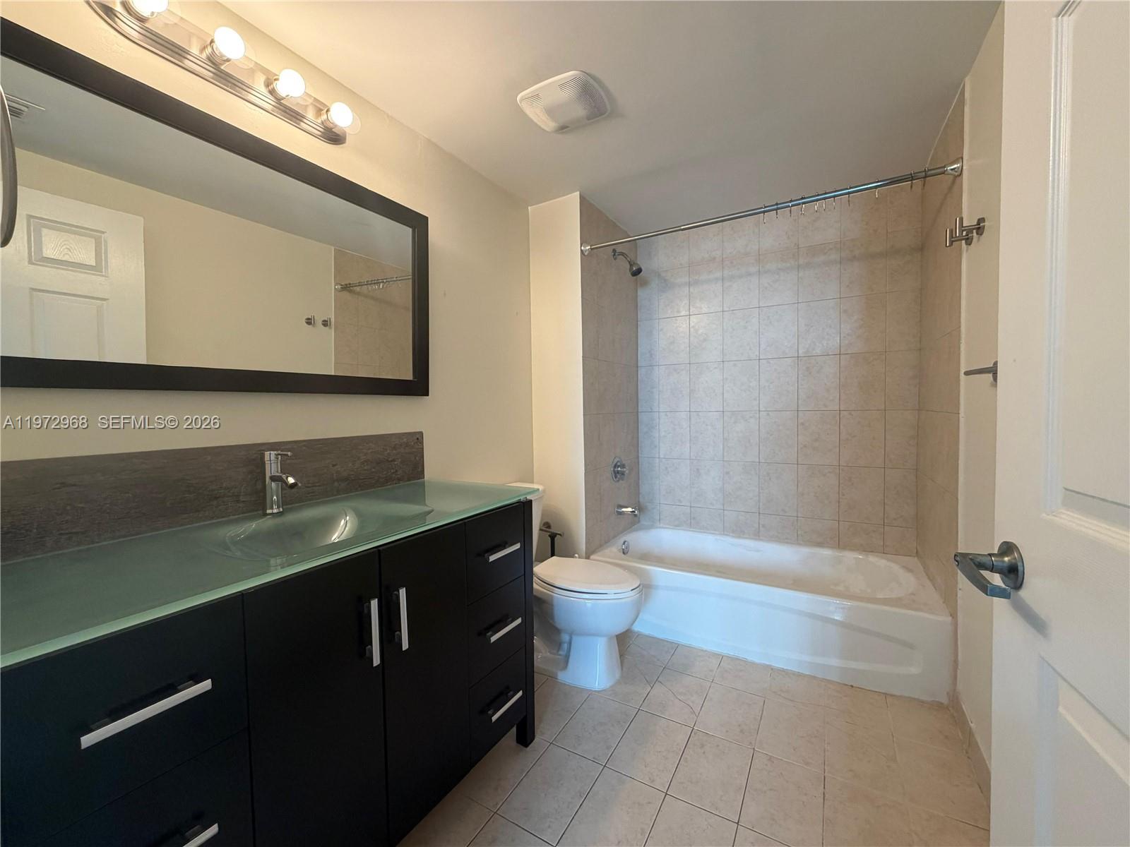 image 1800 Biscayne Plaza7