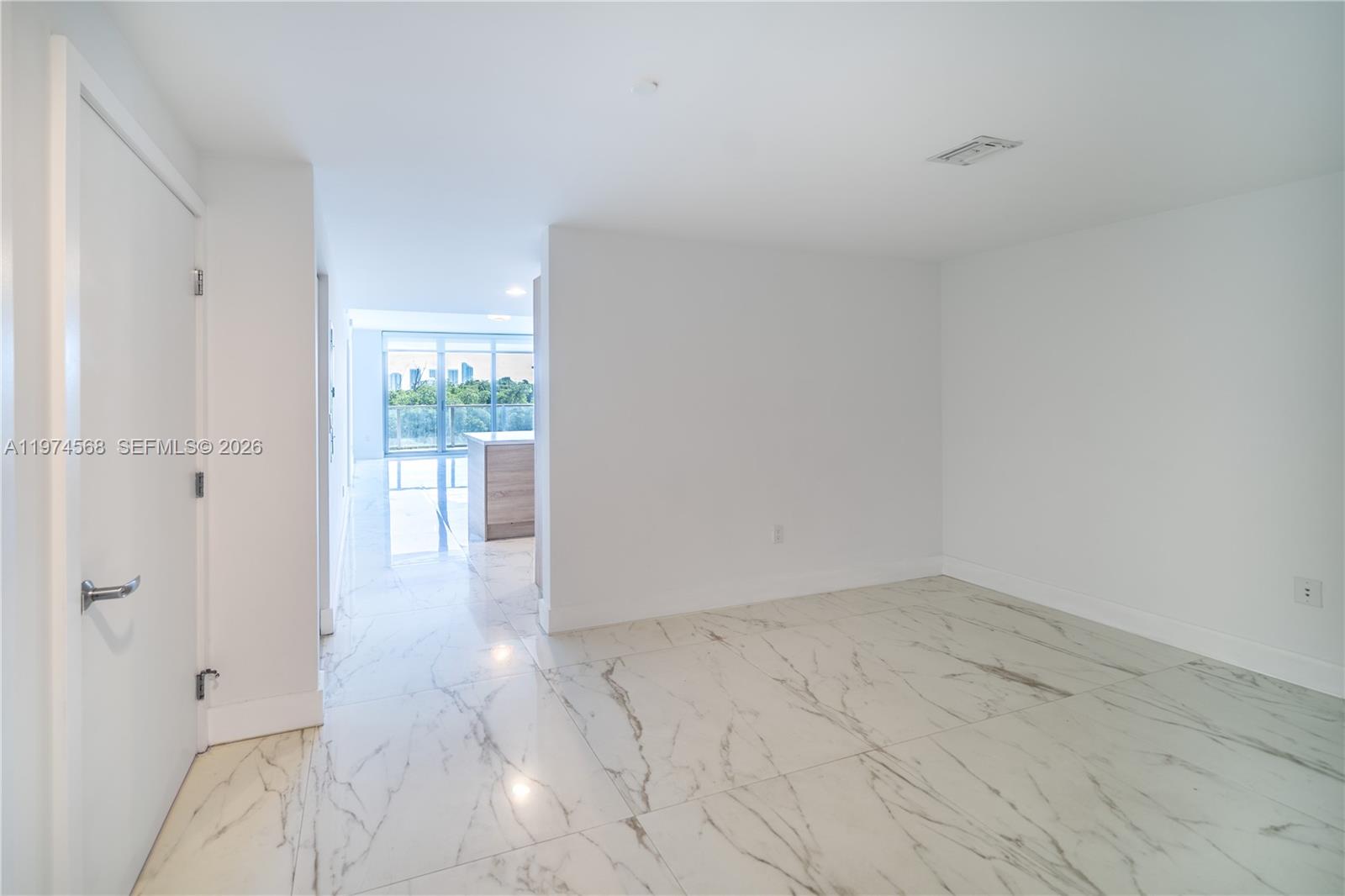 16385 Biscayne Blvd #417 North Miami Beach, FL 33160