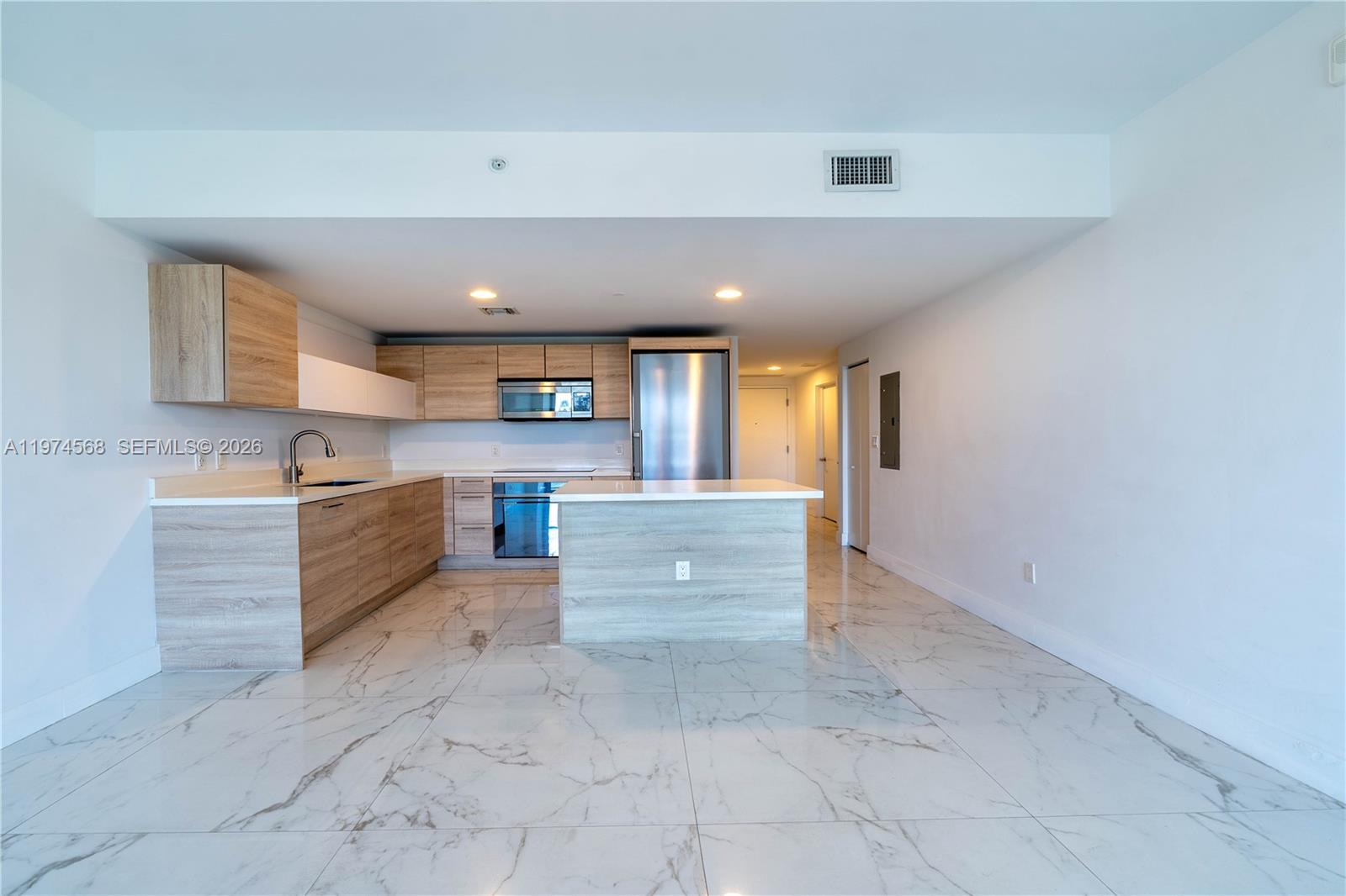 16385 Biscayne Blvd #417 North Miami Beach, FL 33160