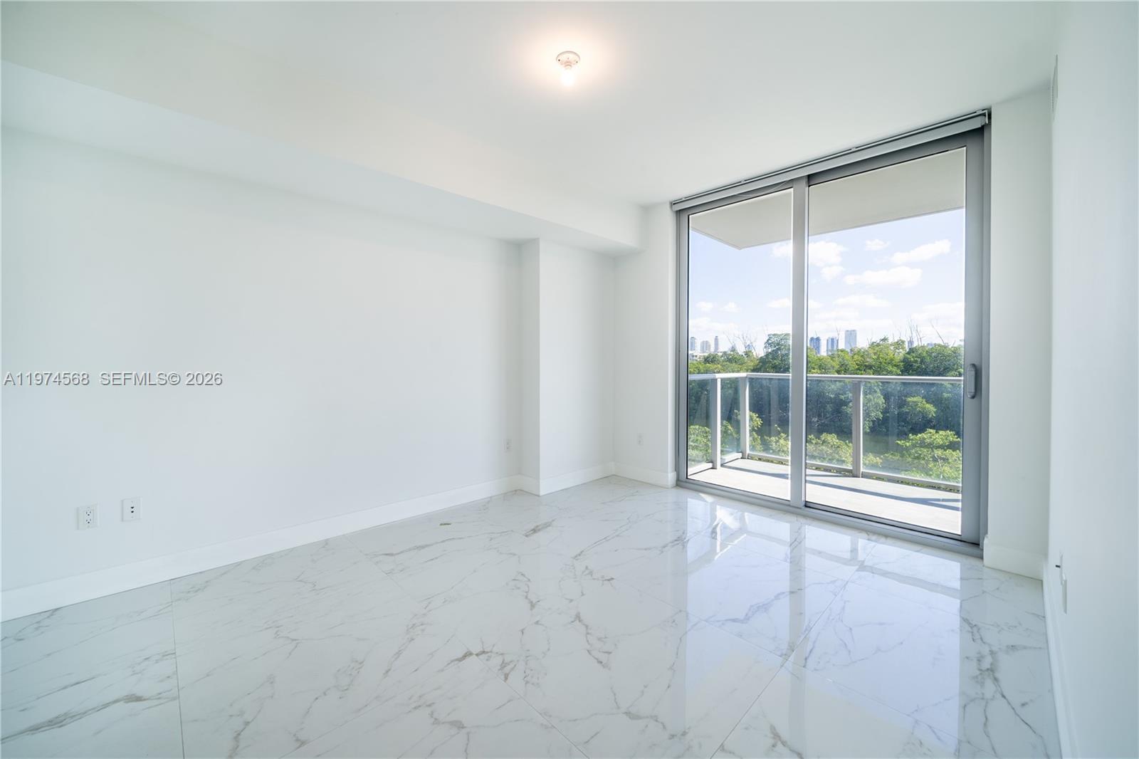 16385 Biscayne Blvd #417 North Miami Beach, FL 33160