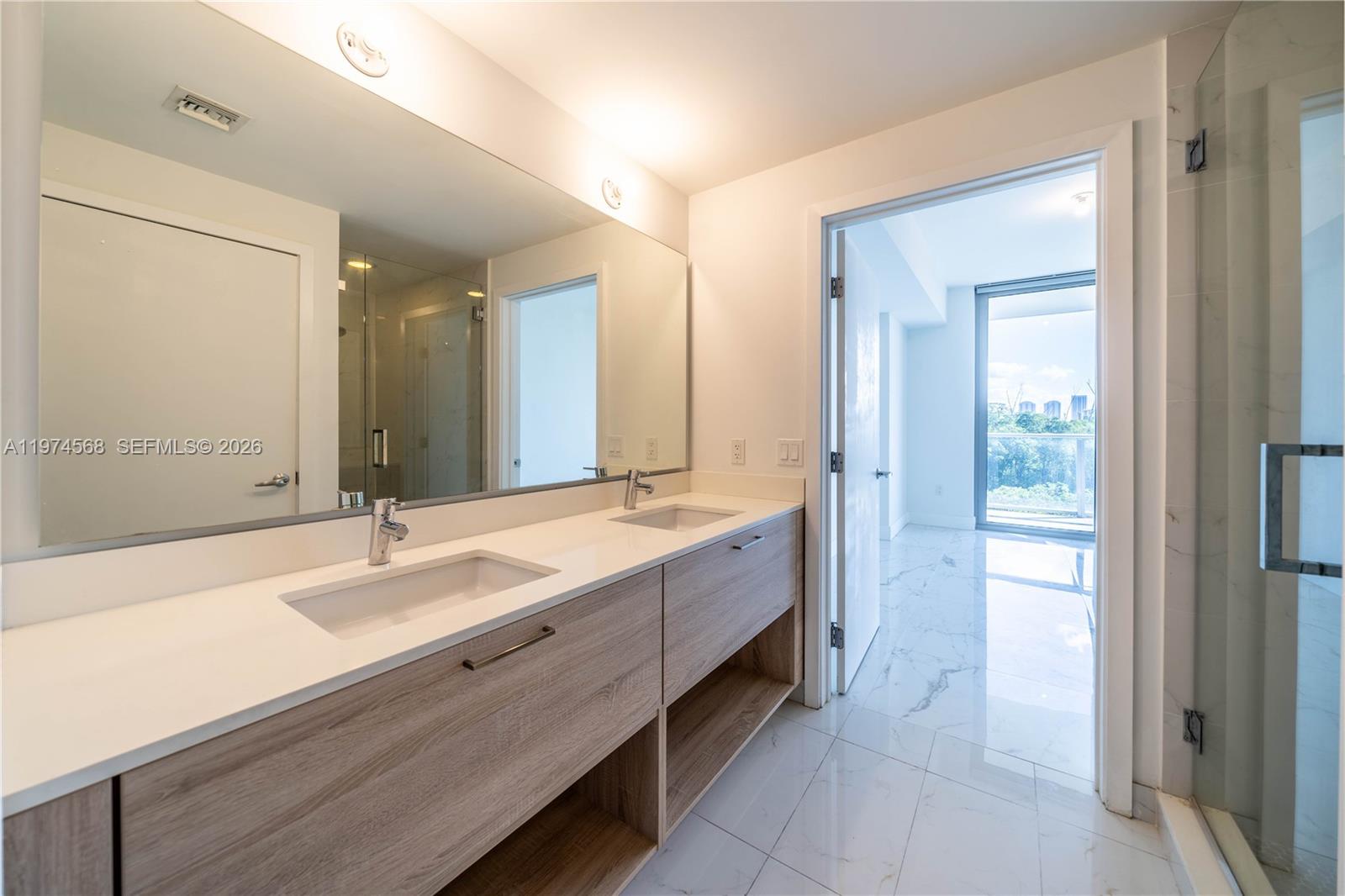 16385 Biscayne Blvd #417 North Miami Beach, FL 33160