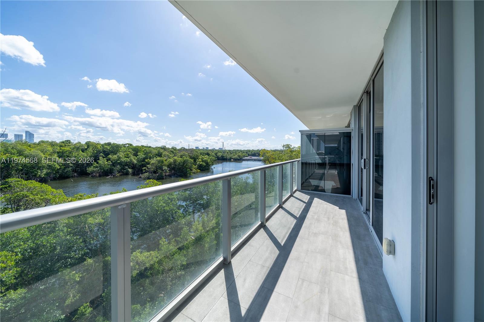 16385 Biscayne Blvd #417 North Miami Beach, FL 33160