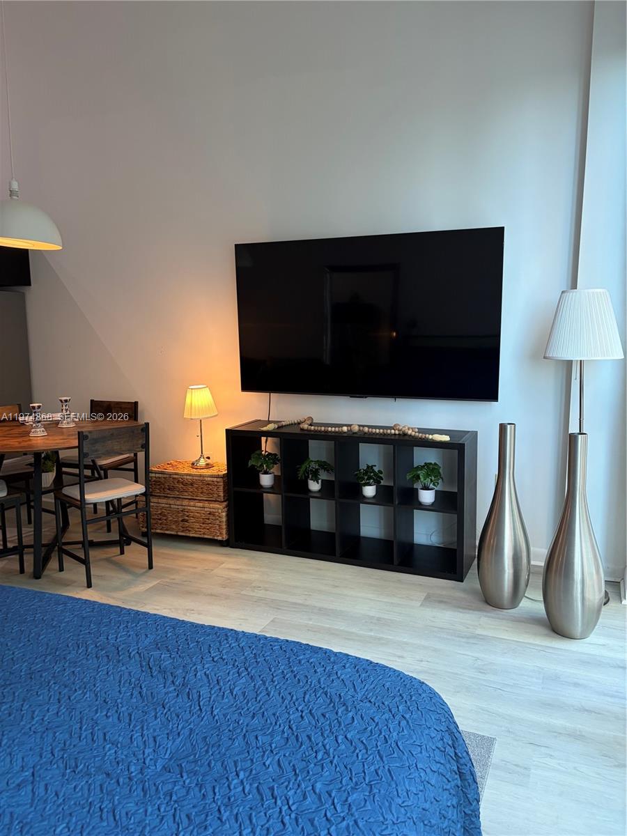 image Vizcayne North9