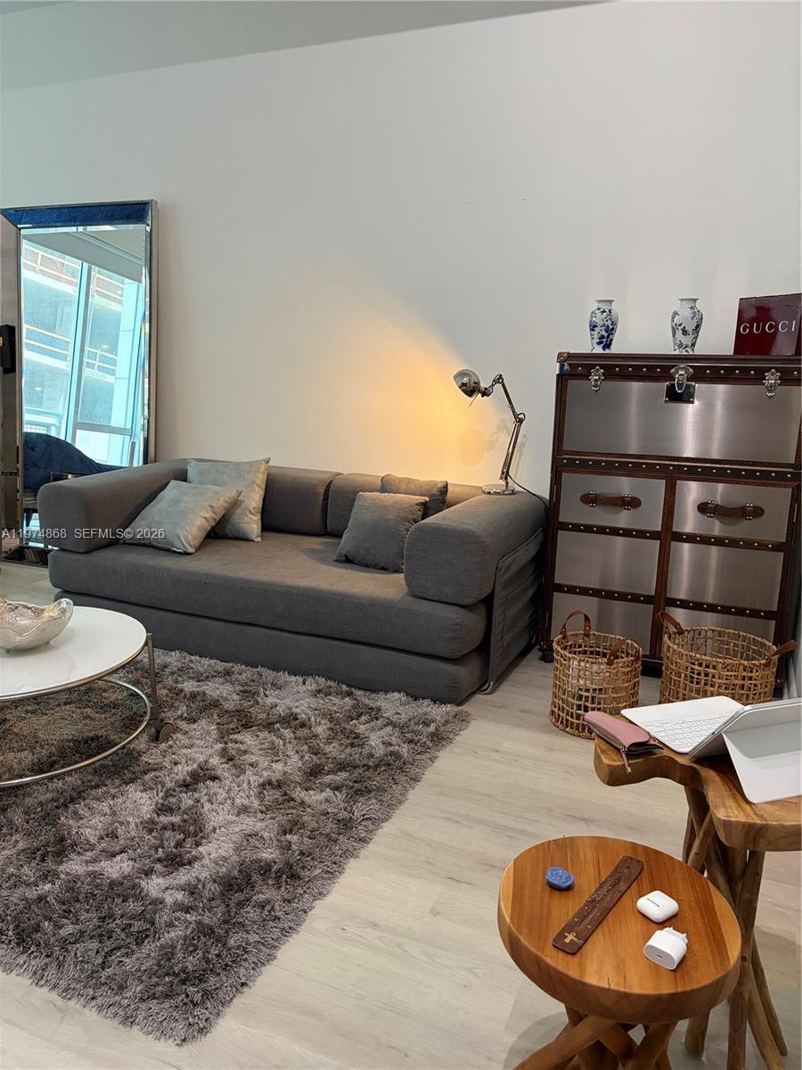 image Vizcayne North3