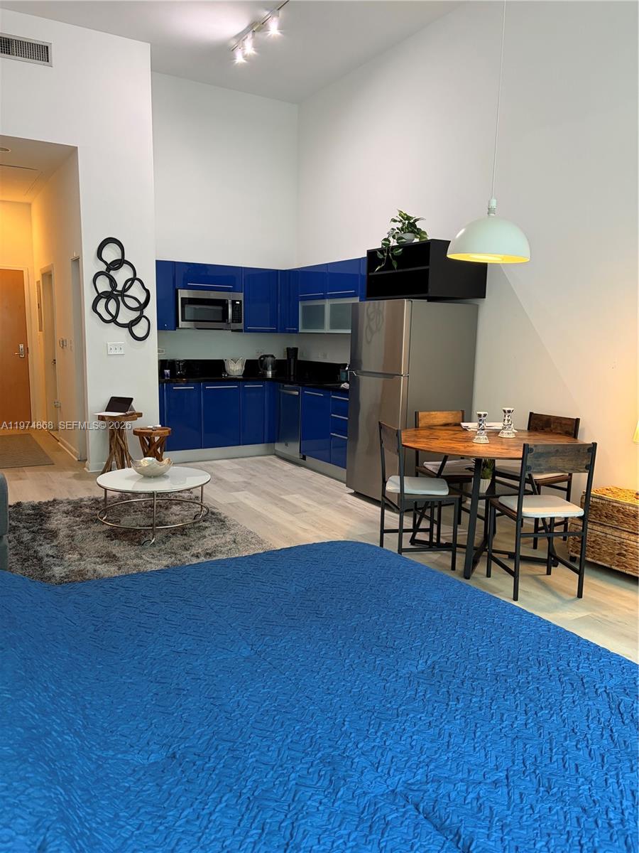 image Vizcayne North8