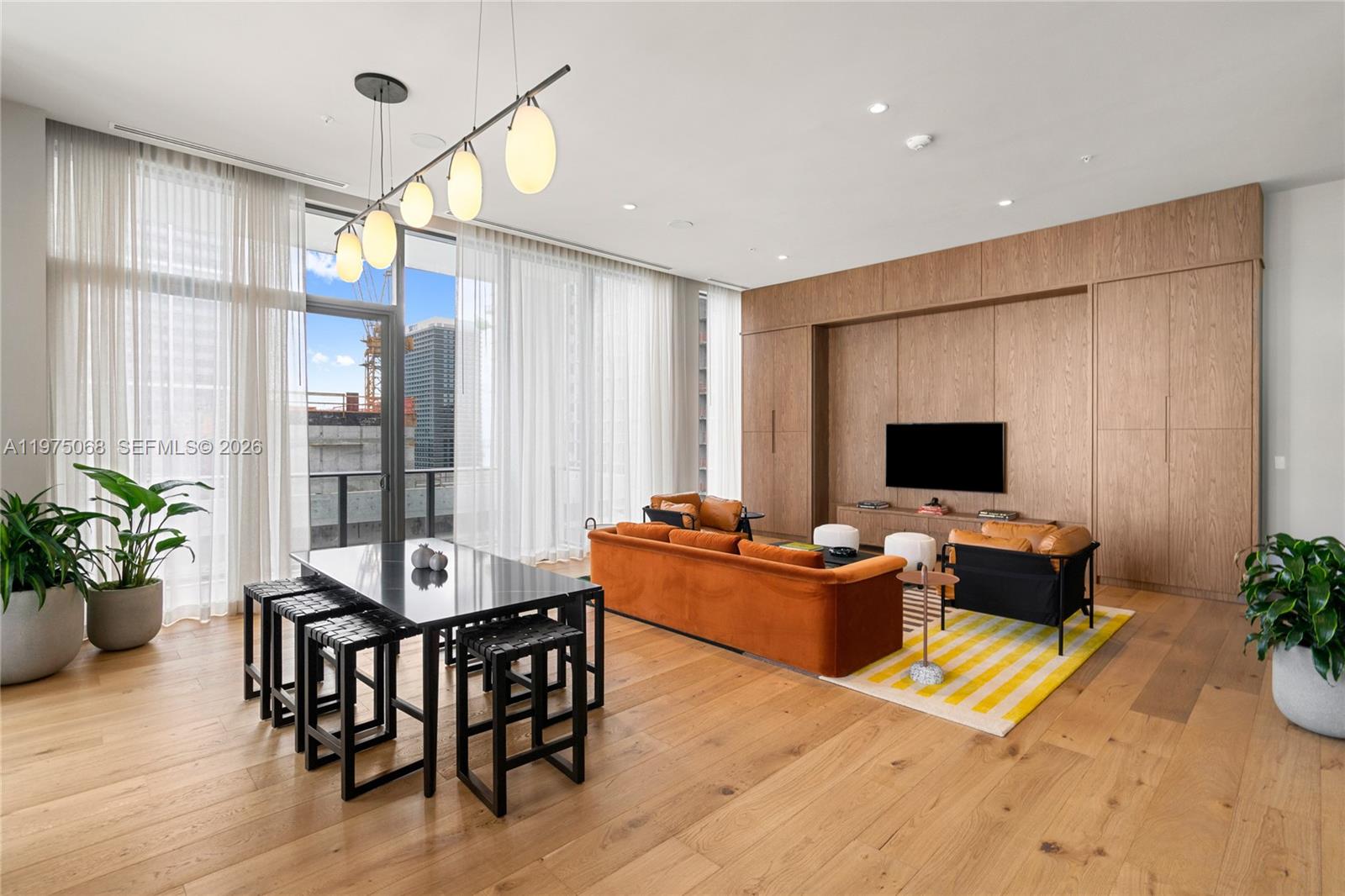 11 Ne 6th St #2104 Miami, FL 33132