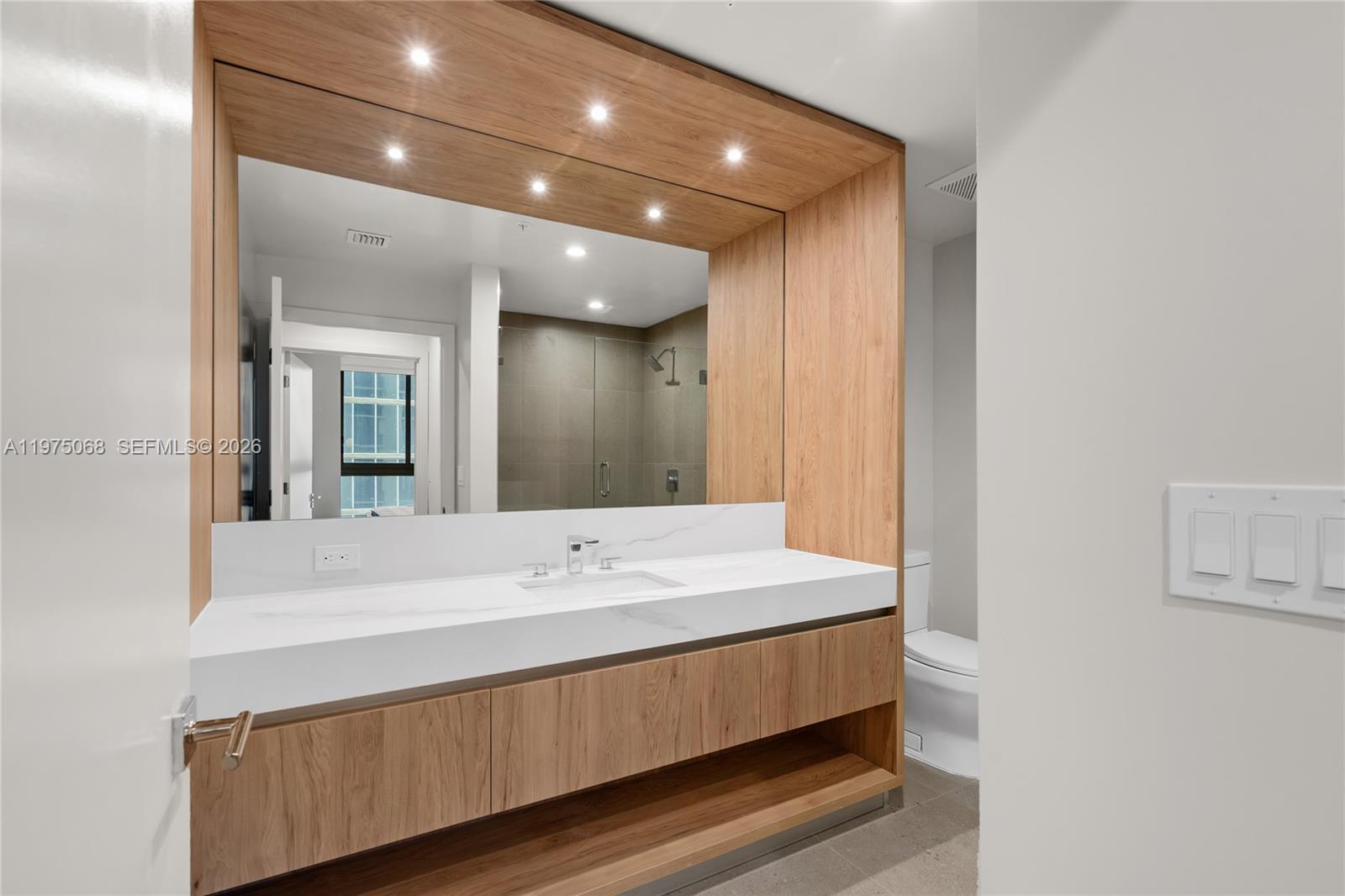 11 Ne 6th St #2104 Miami, FL 33132