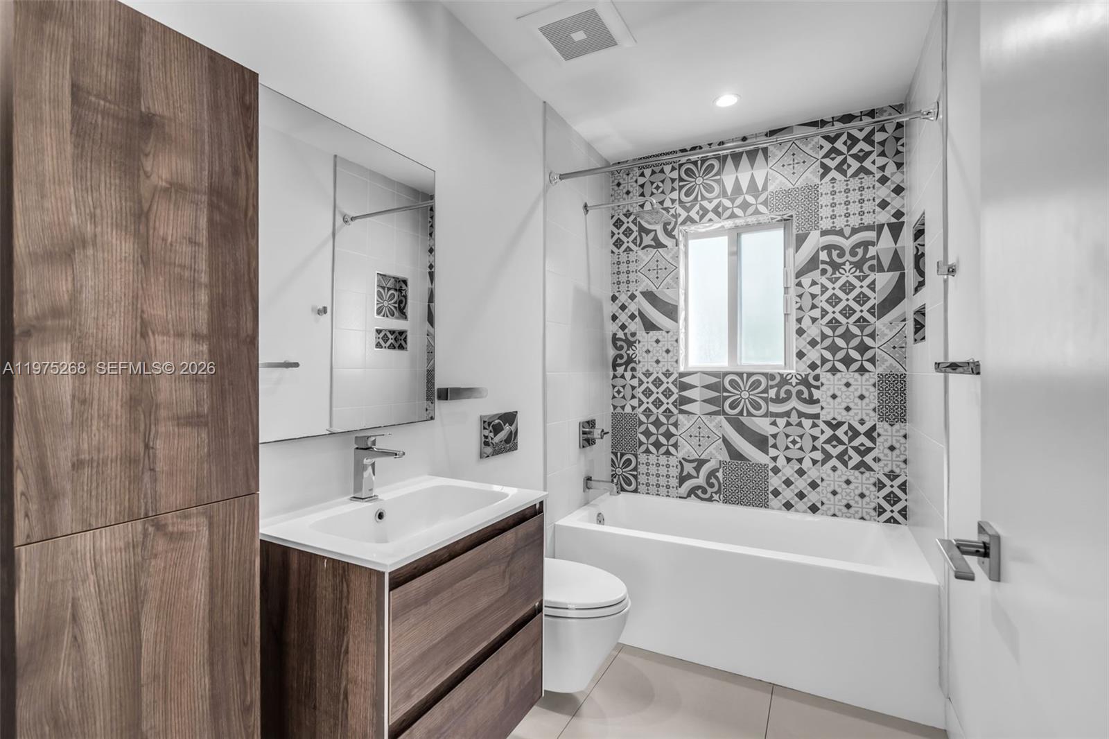 1632 SW 12th St Miami, FL 33135