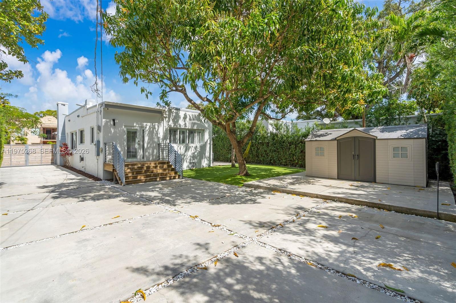 1632 SW 12th St Miami, FL 33135