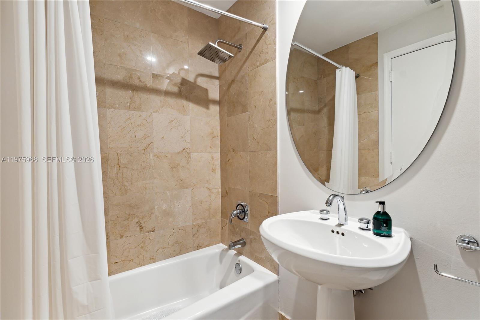 808 Brickell Key Dr #2502 Miami, FL 33131