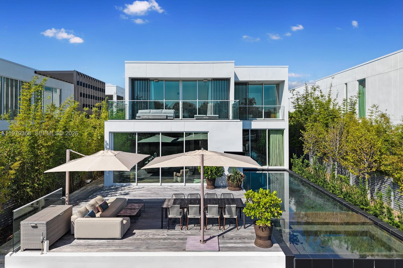 1051 W 48th St #4 Miami Beach, FL 33140