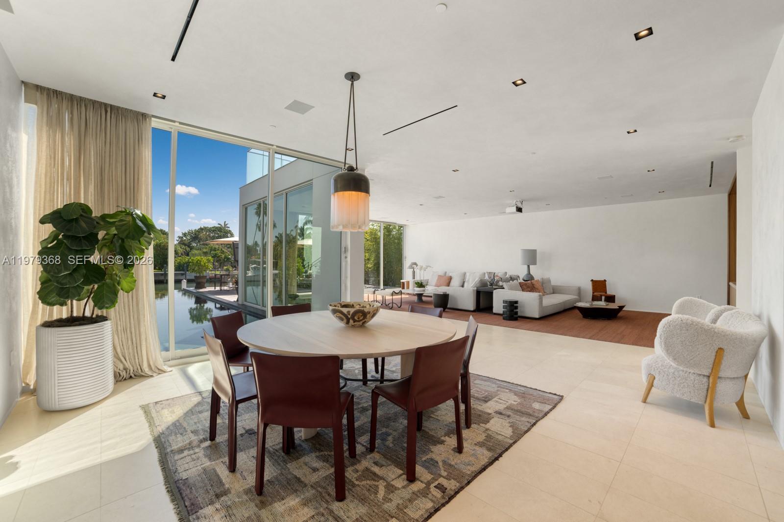 1051 W 48th St #4 Miami Beach, FL 33140