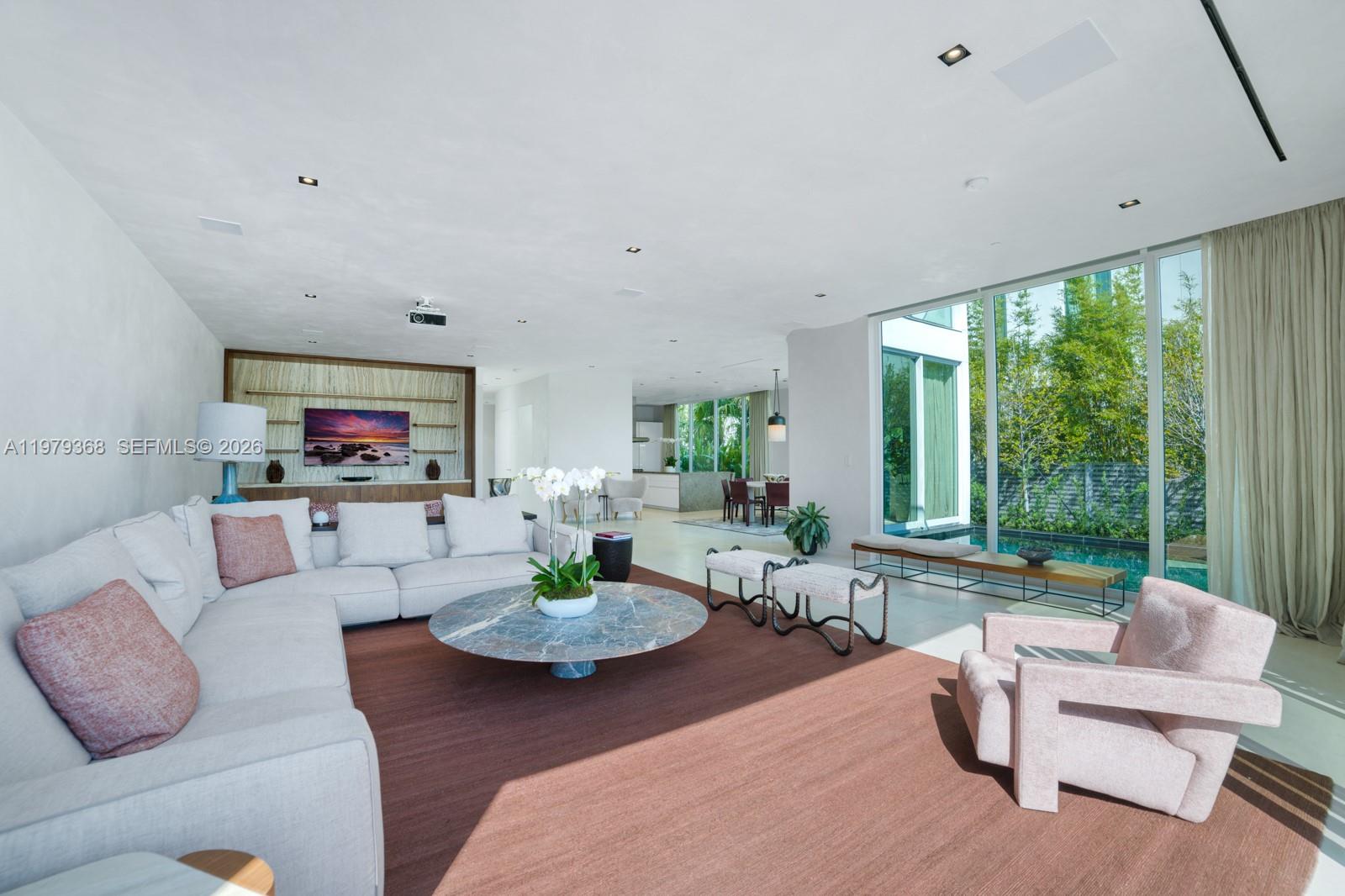 1051 W 48th St #4 Miami Beach, FL 33140