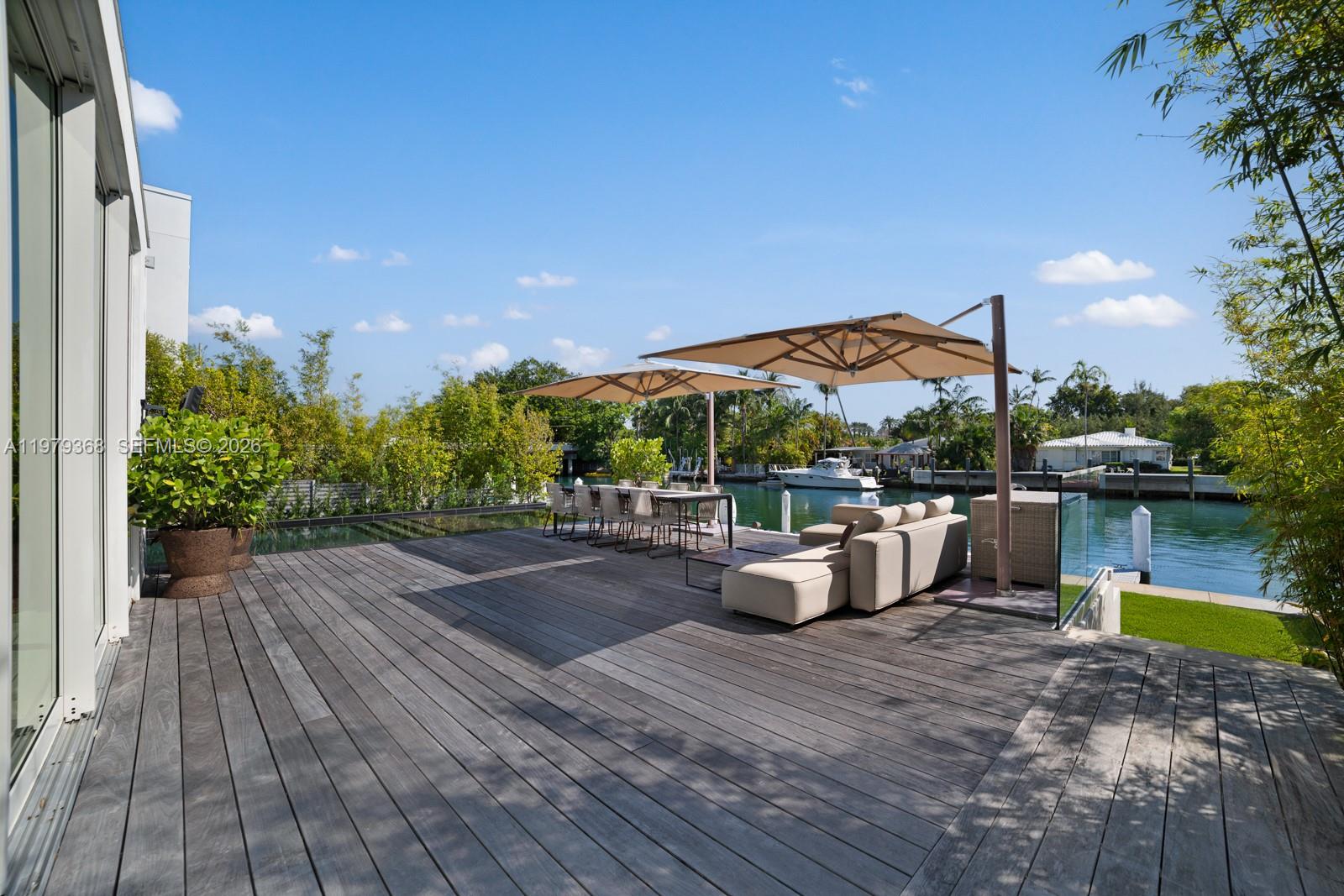 1051 W 48th St #4 Miami Beach, FL 33140