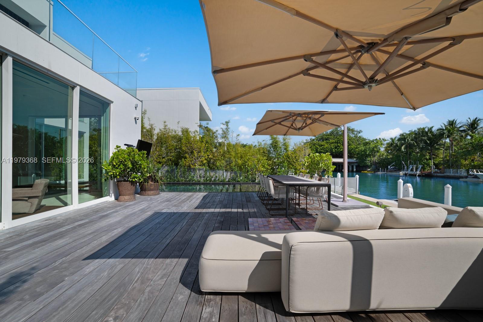 1051 W 48th St #4 Miami Beach, FL 33140