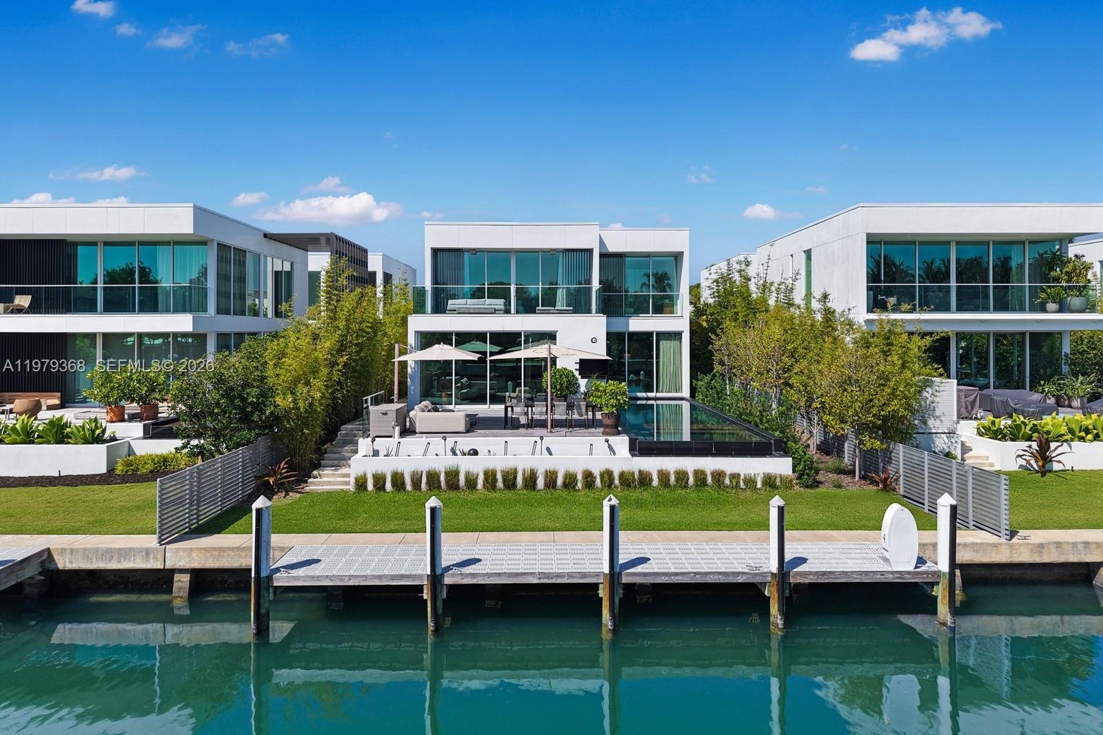 1051 W 48th St #4 Miami Beach, FL 33140