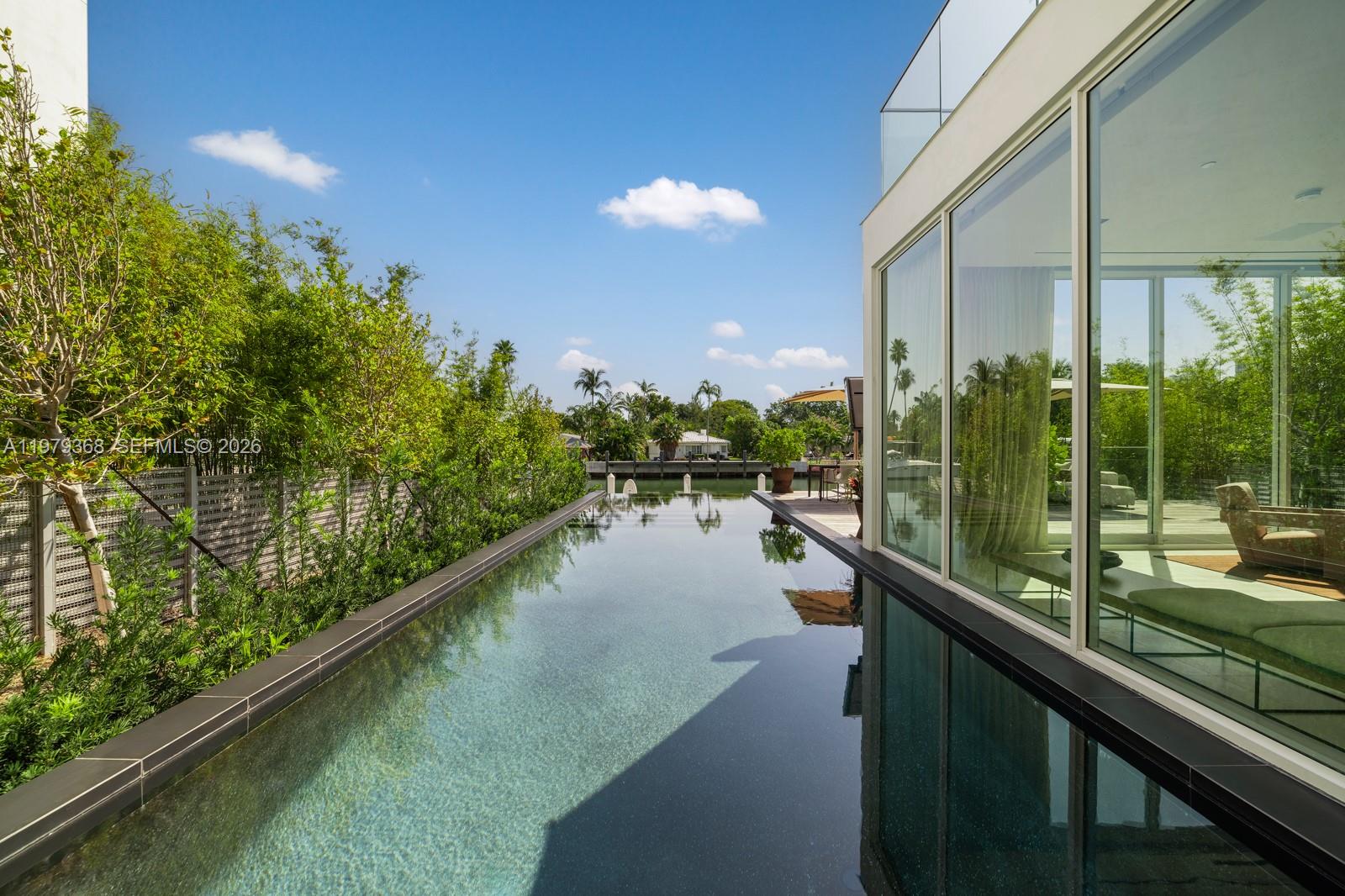 1051 W 48th St #4 Miami Beach, FL 33140