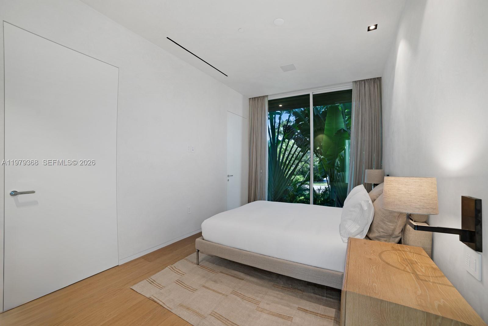 1051 W 48th St #4 Miami Beach, FL 33140