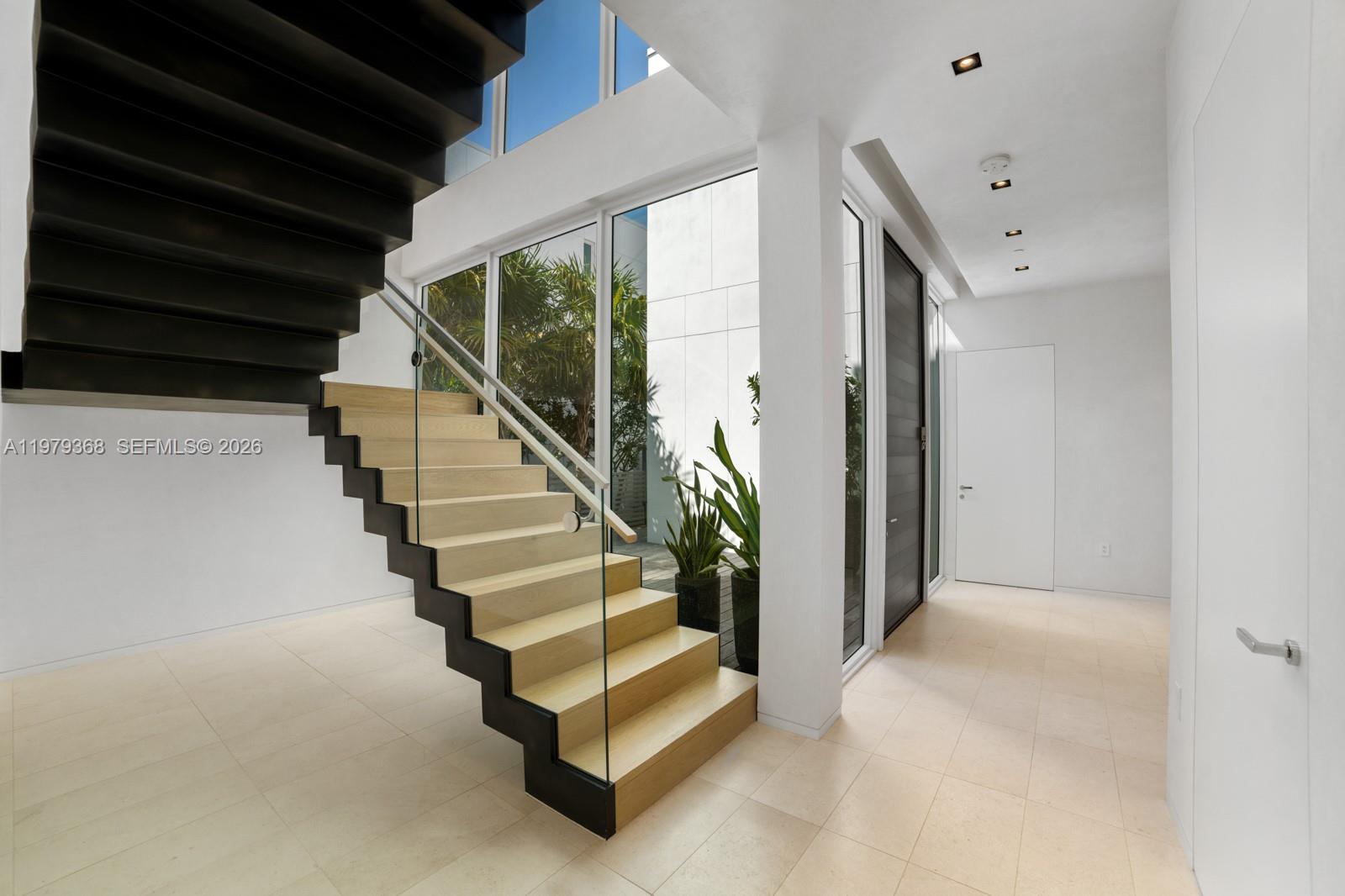 1051 W 48th St #4 Miami Beach, FL 33140