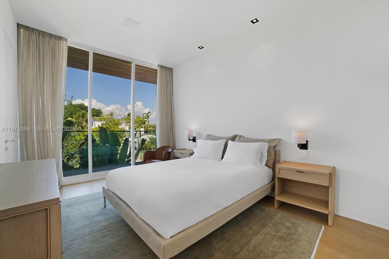 1051 W 48th St #4 Miami Beach, FL 33140