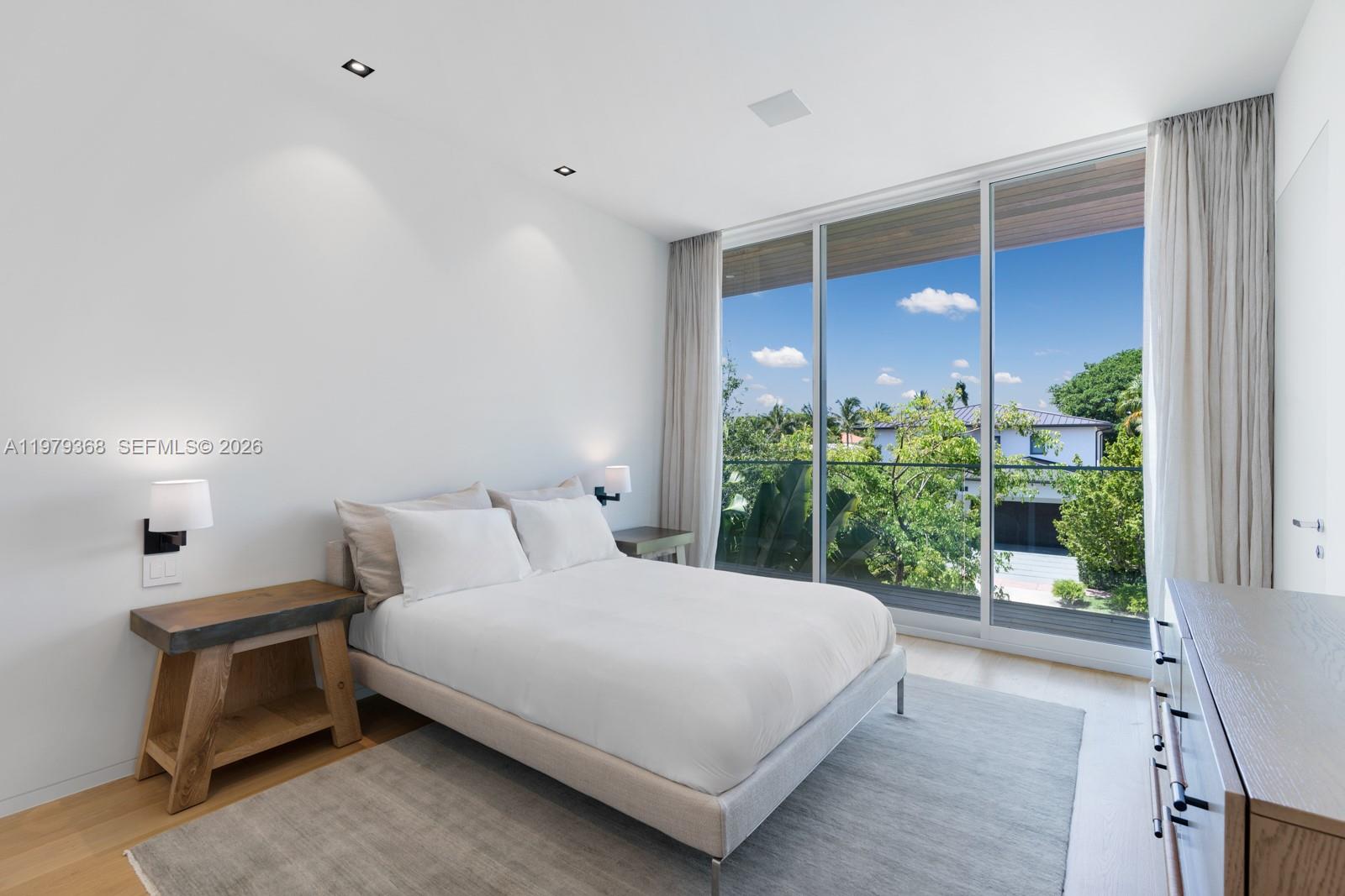 1051 W 48th St #4 Miami Beach, FL 33140