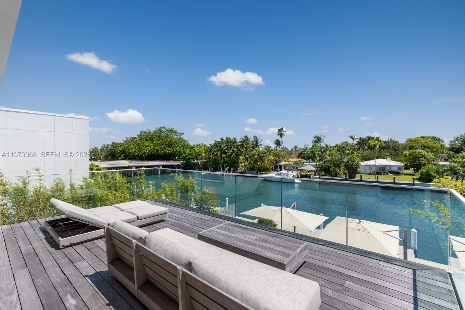 1051 W 48th St #4 Miami Beach, FL 33140