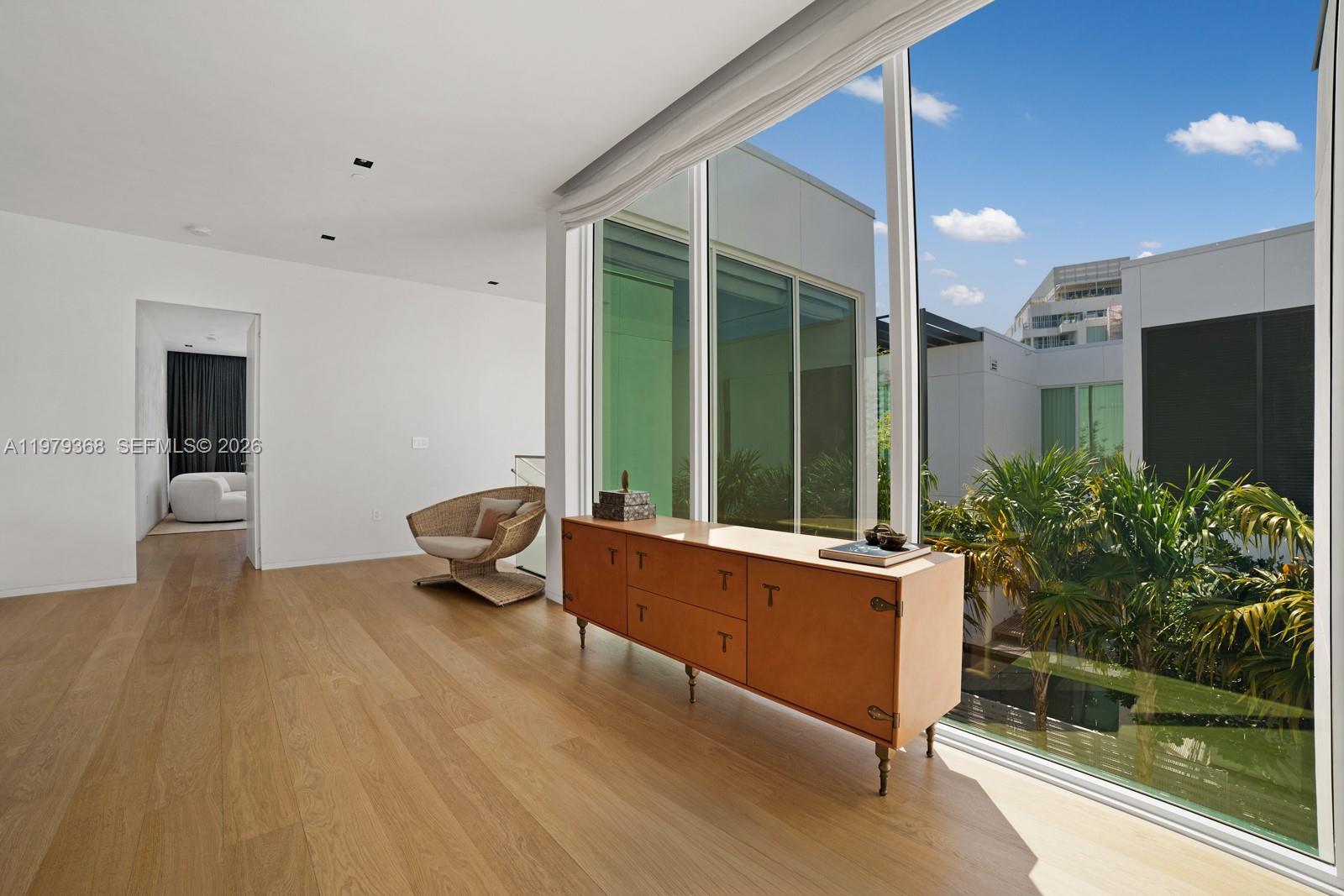 1051 W 48th St #4 Miami Beach, FL 33140