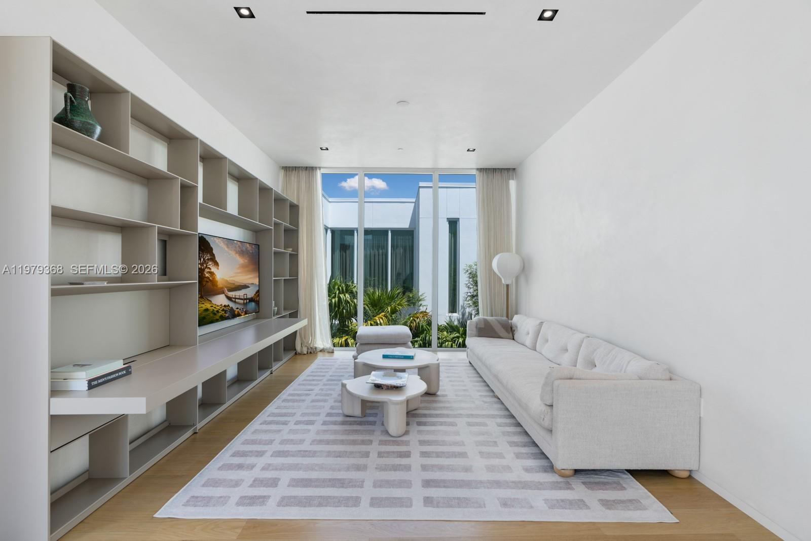 1051 W 48th St #4 Miami Beach, FL 33140