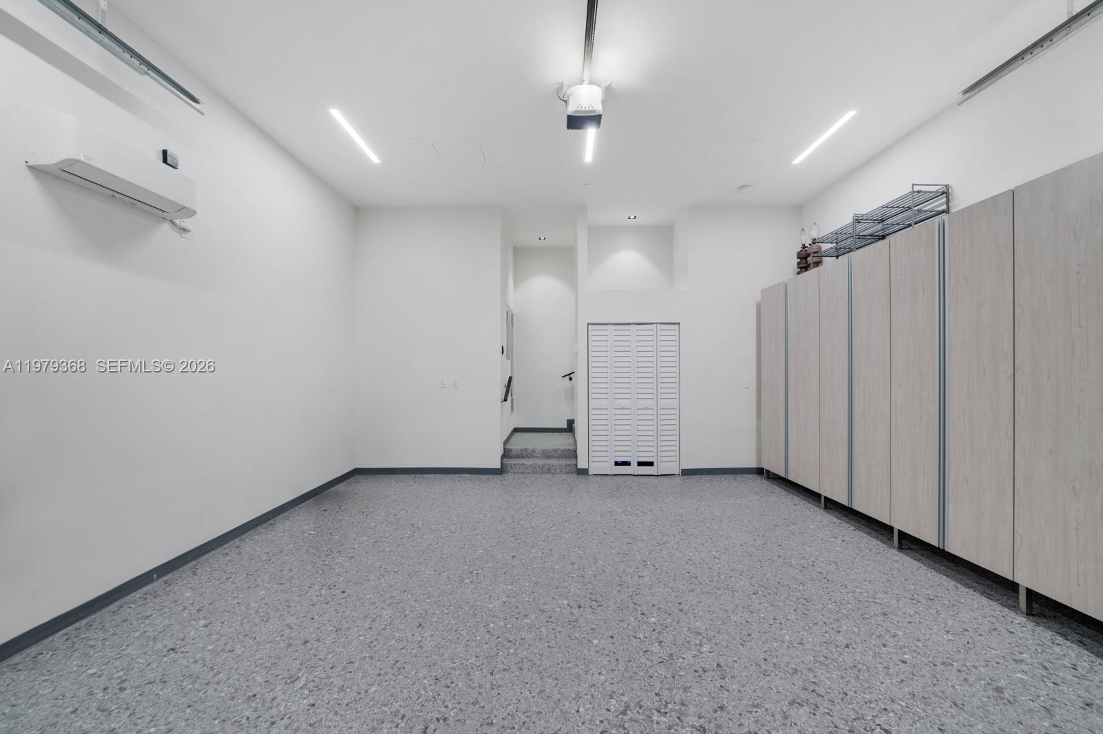 1051 W 48th St #4 Miami Beach, FL 33140