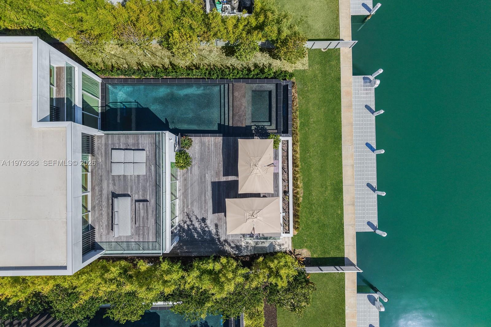 1051 W 48th St #4 Miami Beach, FL 33140