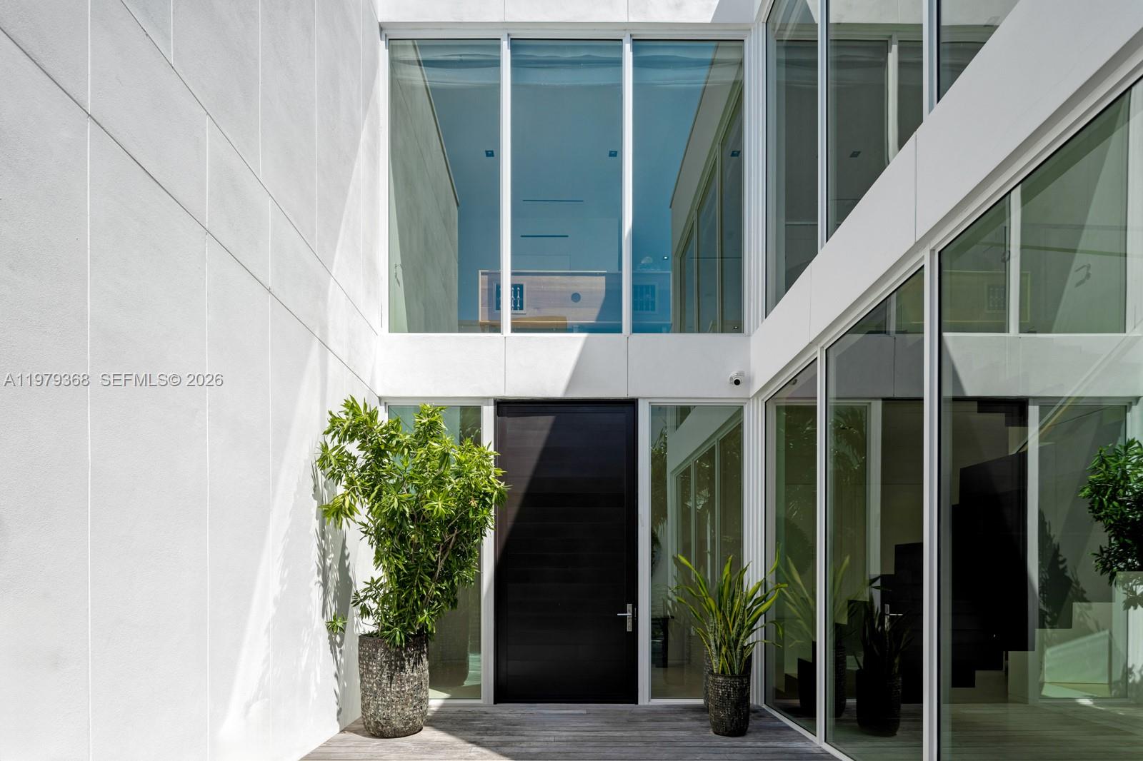 1051 W 48th St #4 Miami Beach, FL 33140