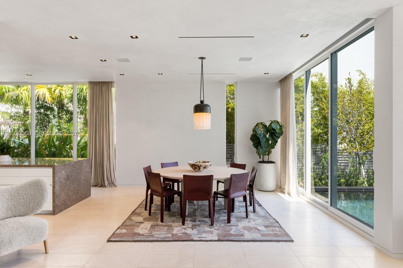 1051 W 48th St #4 Miami Beach, FL 33140