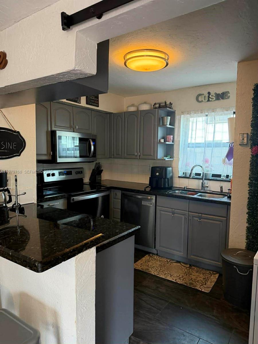 6936 SW 110th Ave Miami, FL 33173