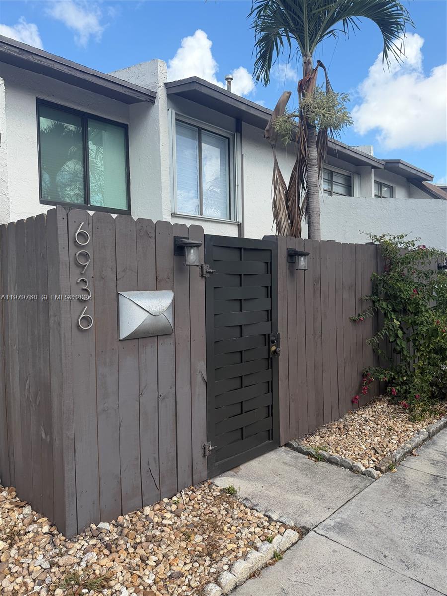 6936 SW 110th Ave Miami, FL 33173