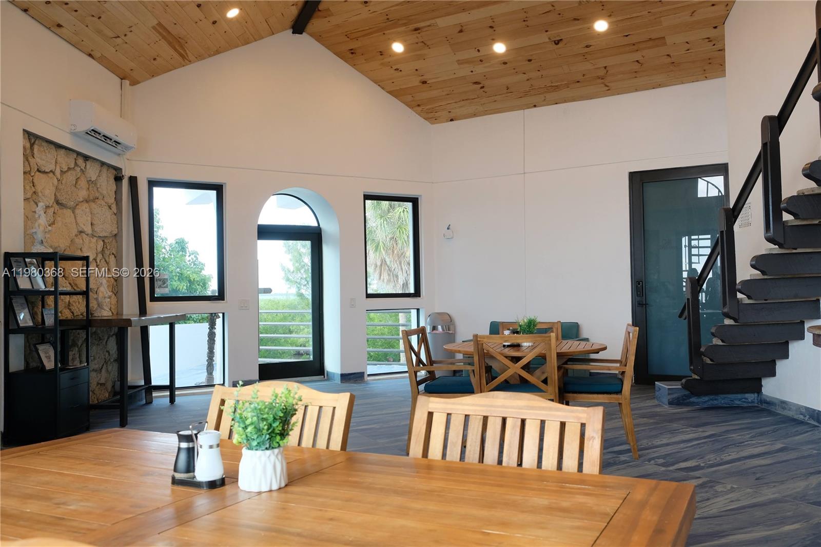 1557 Long Bch Dr Big Pine, FL 33043