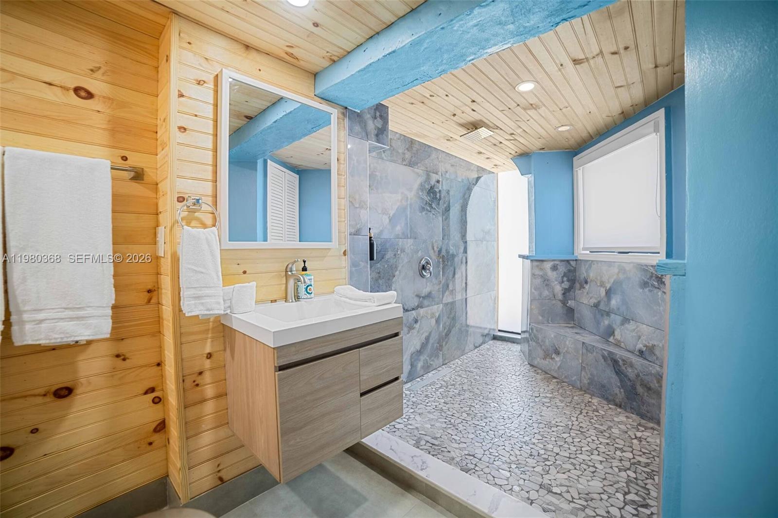 1557 Long Bch Dr Big Pine, FL 33043