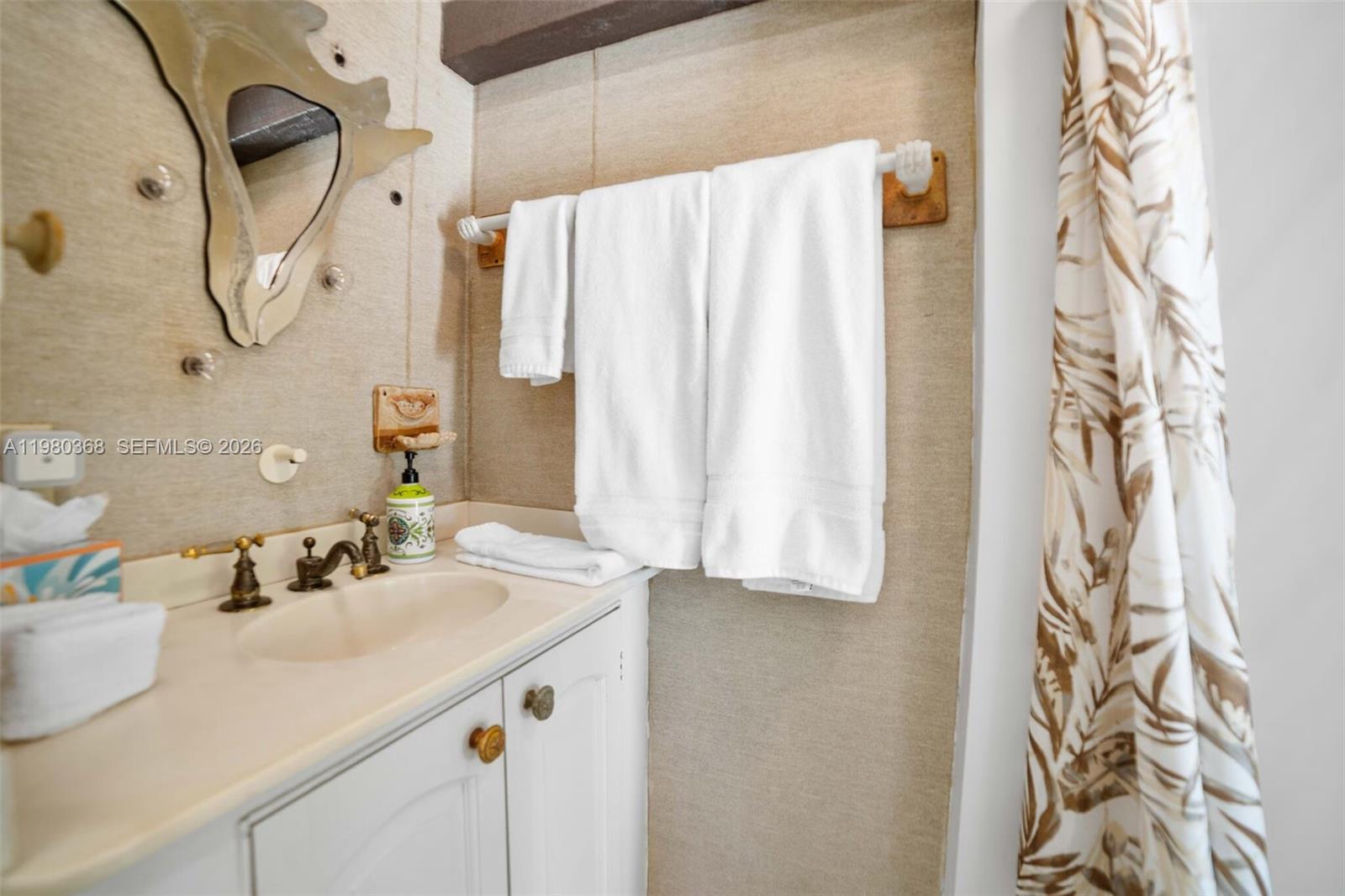 1557 Long Bch Dr Big Pine, FL 33043