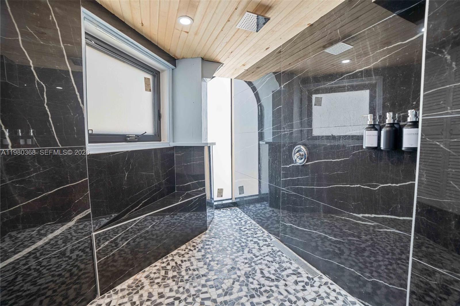 1557 Long Bch Dr Big Pine, FL 33043