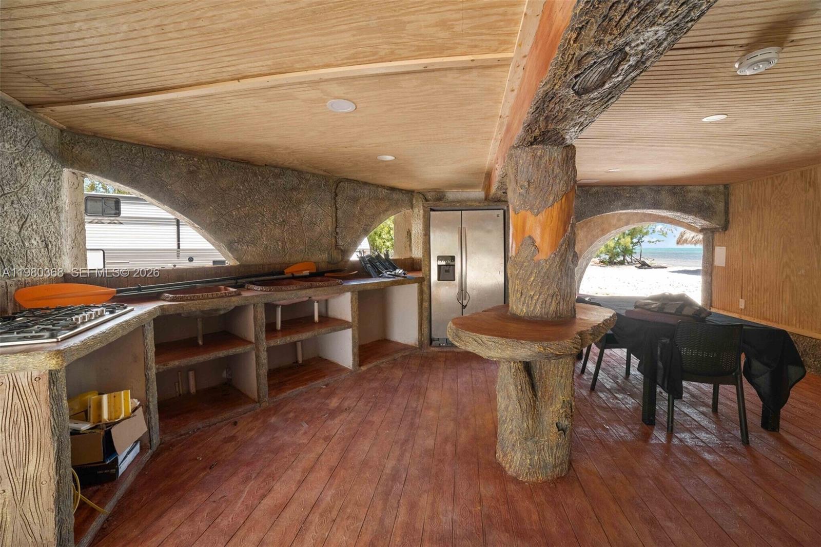 1557 Long Bch Dr Big Pine, FL 33043