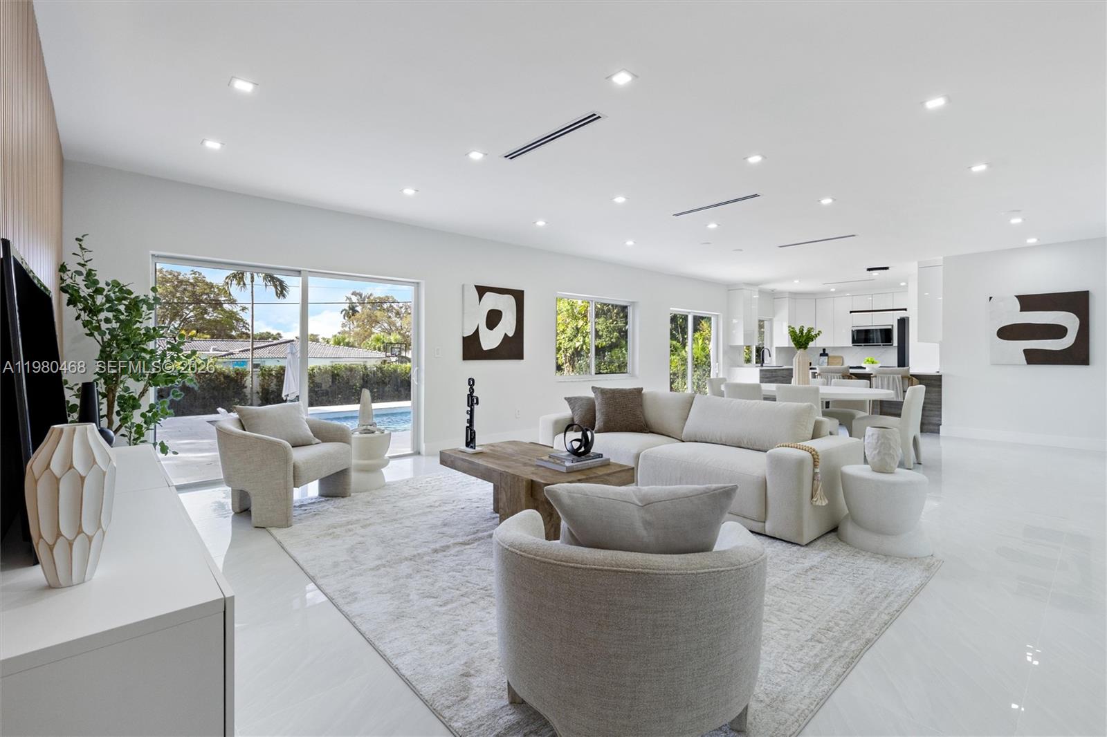 1840 NE 199th St Miami, FL 33179