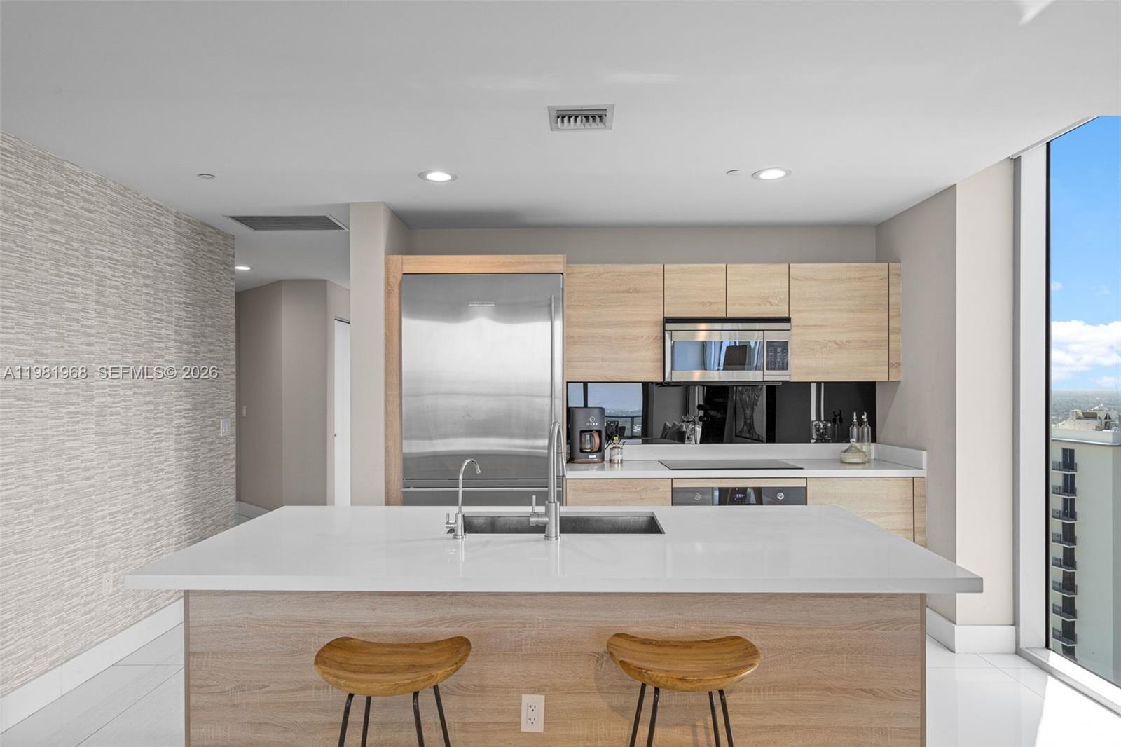 16385 Biscayne Blvd #3201 North Miami Beach, FL 33160