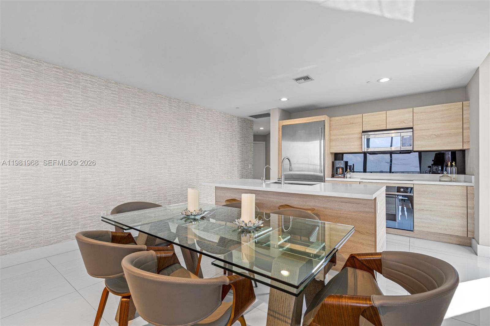 16385 Biscayne Blvd #3201 North Miami Beach, FL 33160